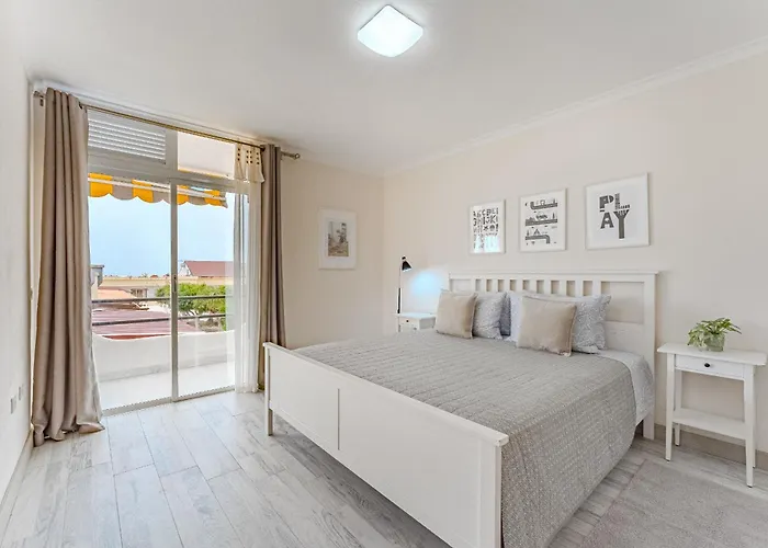 Marina Paraiso 1 Bedroom * Адехе