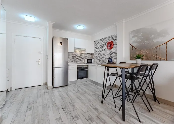 Marina Paraiso 1 Bedroom * Адехе
